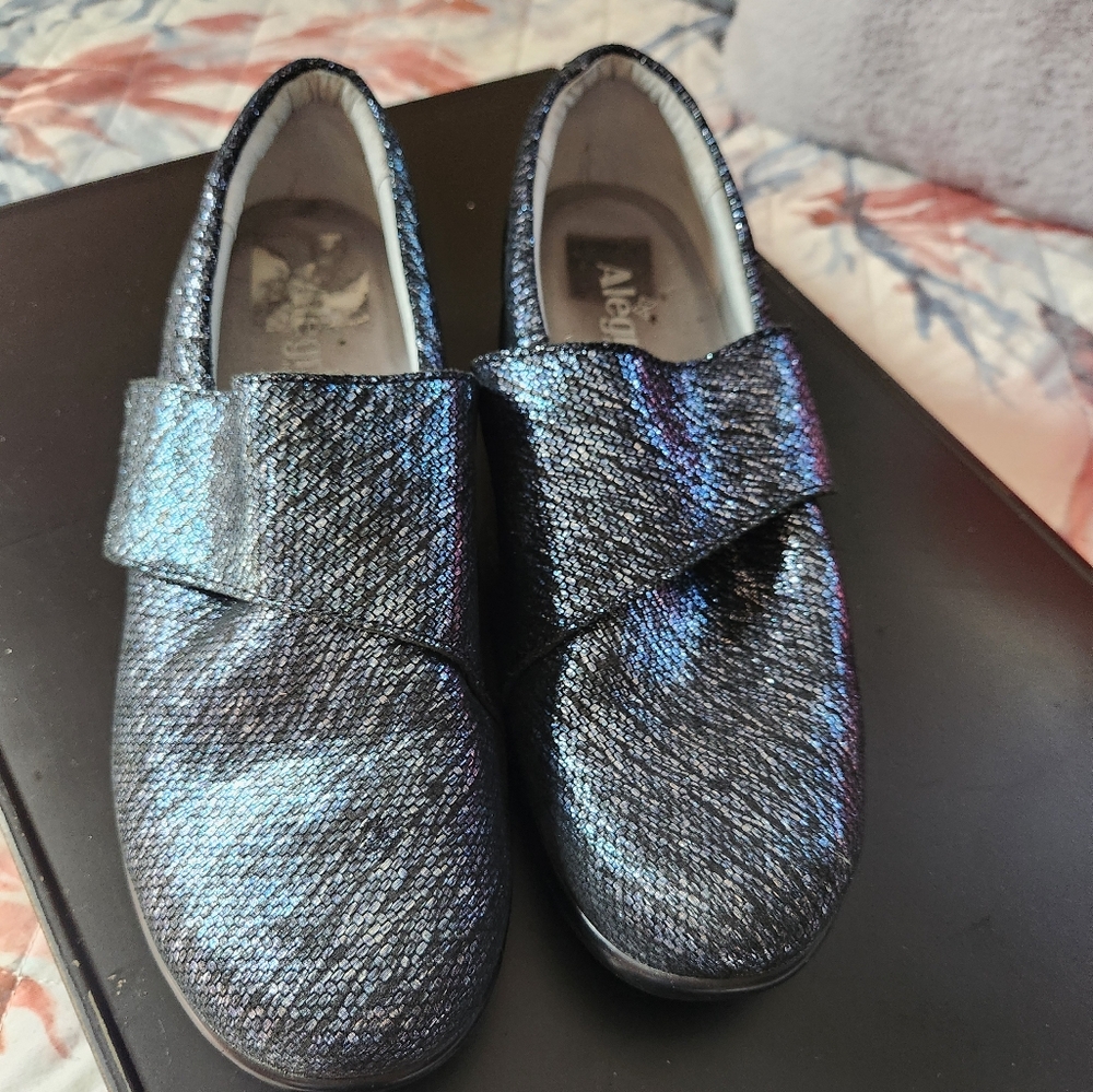 Alegria LAU-853 Lauryn Blue Metallic Leather Comfort Shoes
